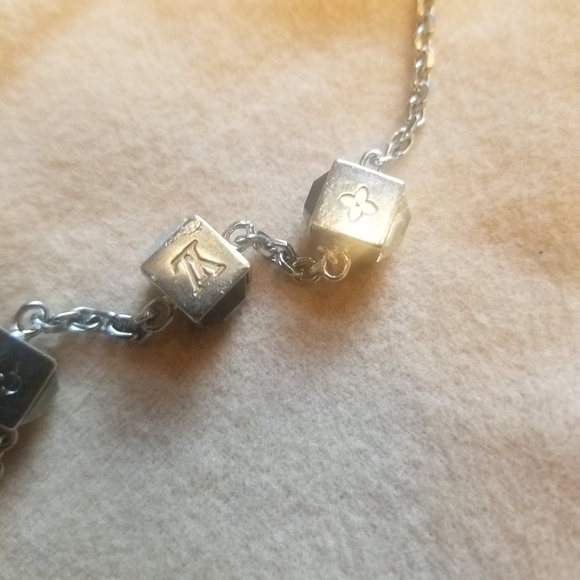 LV Gamble necklace - Picture 7 of 13